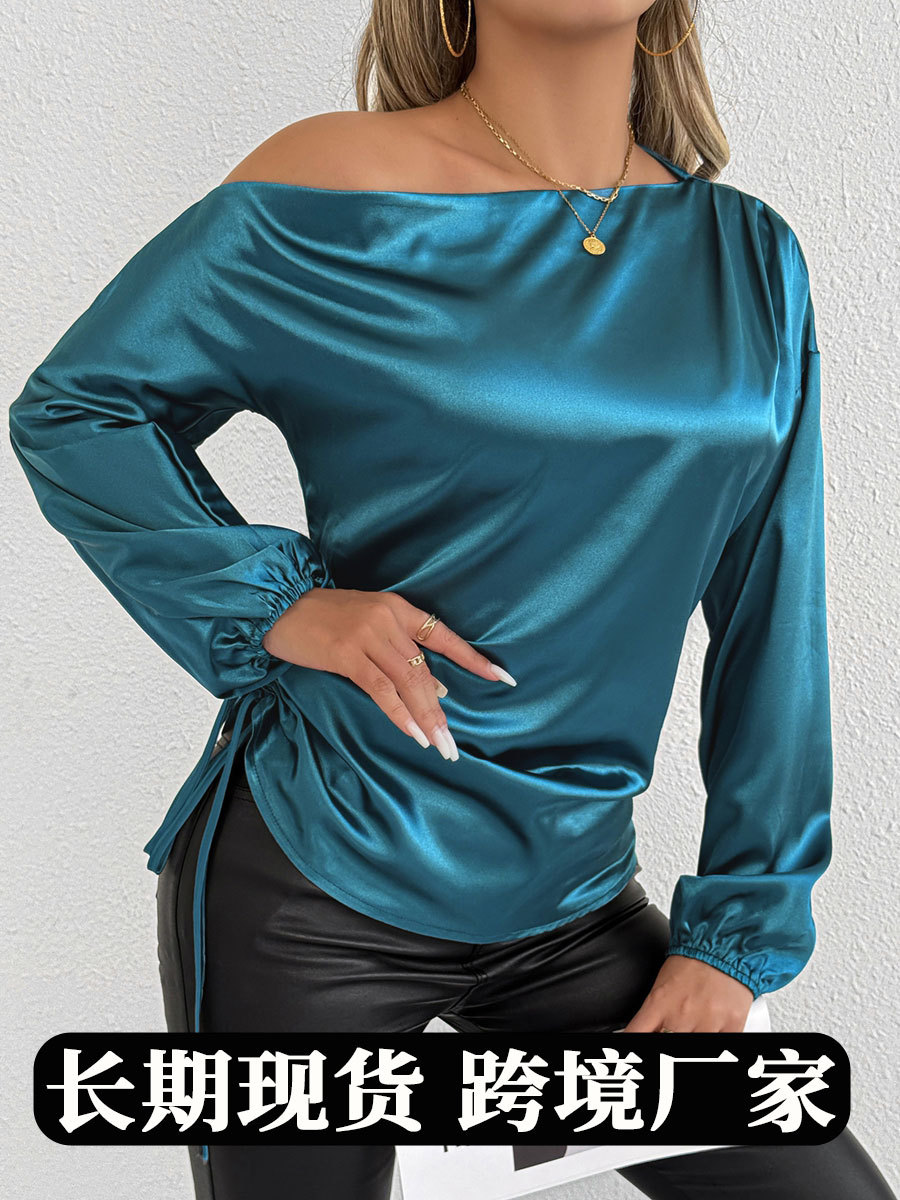 Foto real de ropa de mujer para exportación europea y americana, 25 nuevos estilos de verano, camisa de satén para mujer, camisa azul de satén de manga larga, top con hombros descubiertos.