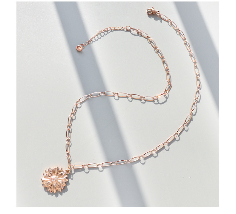 Fashion Chrysanthemum Pendant Titanium Steel Necklace display picture 10