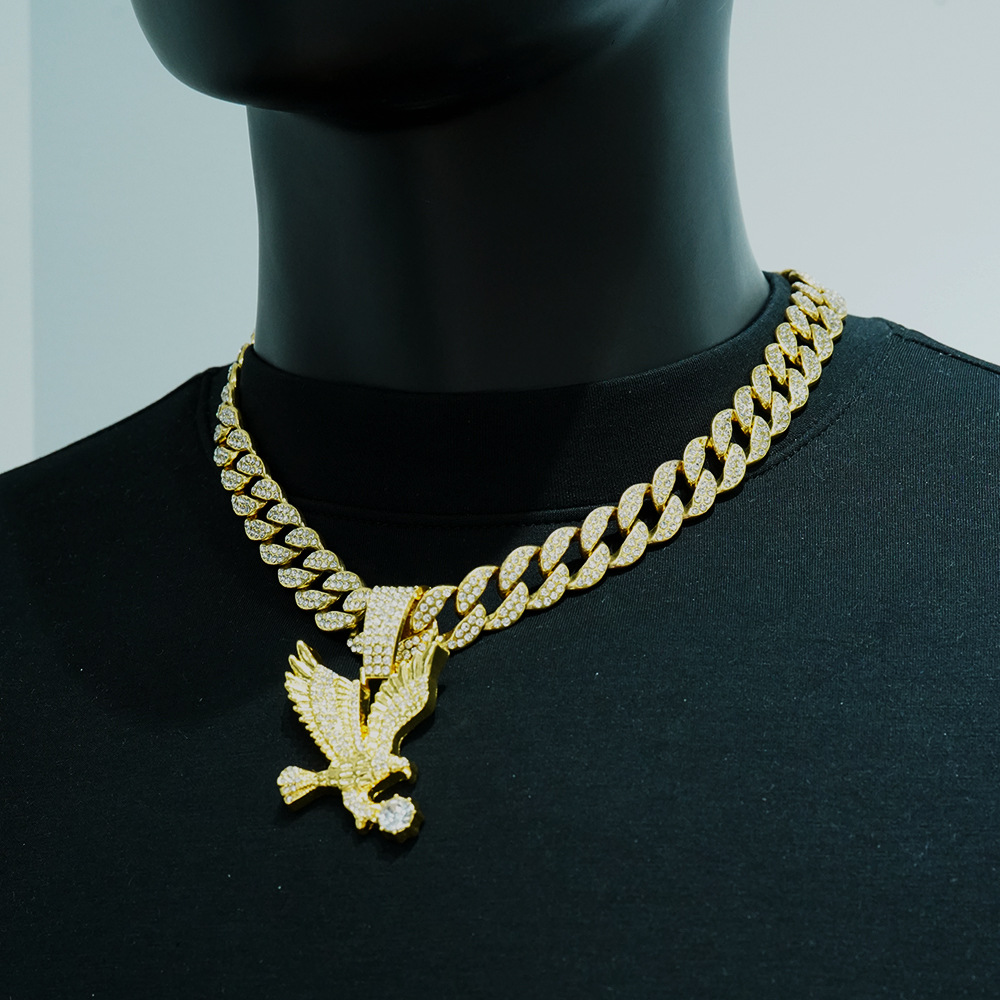 Collar de hombre de hip-hop con colgante de águila de diamantes completos, personalizado, popular transfronterizo europeo y americano, joyería de moda con colgante de animal, fabricante de origen.