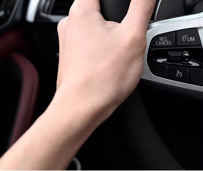 Suitable for Peugeot 508/408/207/301/206/3008/307 Steering Wheel Cover, Genuine Leather Carbon Fiber Car Handle Cover
