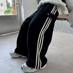男児ズボン春秋モデル2025新型子供服春運動衛ズボン直筒広脚大童男の子春服