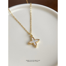 ؐ��â�Ǻ��18K�������ɫ�i��朕r�и߼��к��sͨ����� ��Ů