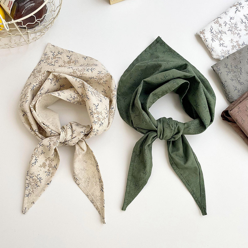 Nueva bufanda pequeña para mujer primavera y verano delgada pequeña protección floral decorativa para el cuello pequeña bufanda para el cabello bufanda de triángulo de algodón y lino de todo fósforo