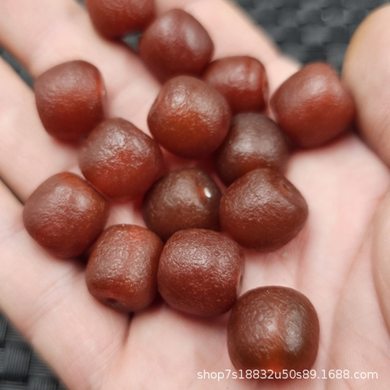red agate old beads jade loose beads frosted chalcedony Passepartout DIY jewelry accessories handmade jade beads red agate old beads jade loose beads frosted chalcedony Passepartout DIY jewelry accessories handmade jade beads