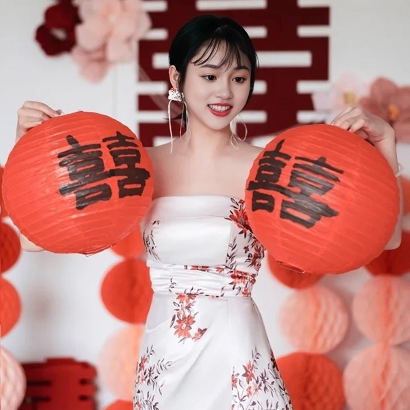 领证拍照道具婚礼登记氛围感头纱全套气球喜字中式报纸小工具女方