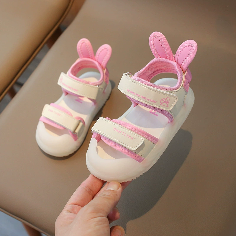 Сандалии для девочек Летний 2024 новый детский спортивный сандалия детка маленькая девочка принцесса мягкое дно песочная обувь Baotou Beach
