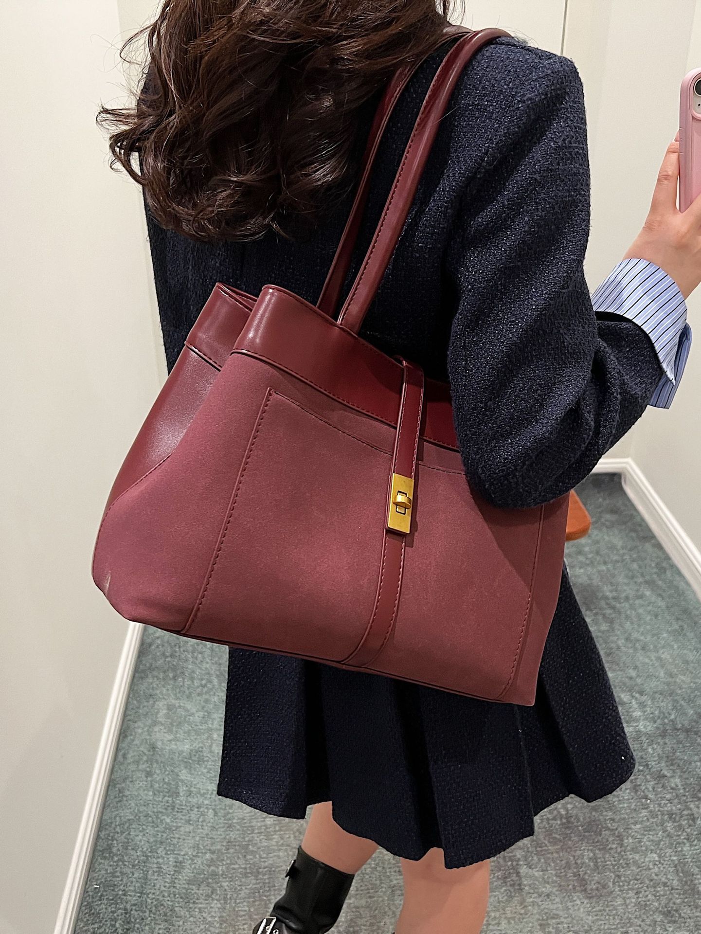 Diseño de nicho de cercanías de gran capacidad y ocio, con una textura Pu simple y de moda, bolso de cubo portátil de un hombro