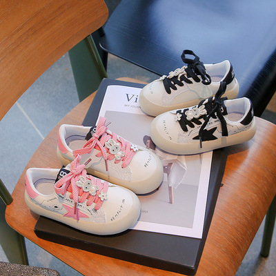 Детские осенние модные универсальные кроссовки для мальчиков, в корейском стиле, сезон осень 2024, тренд сезона, мягкая подошва