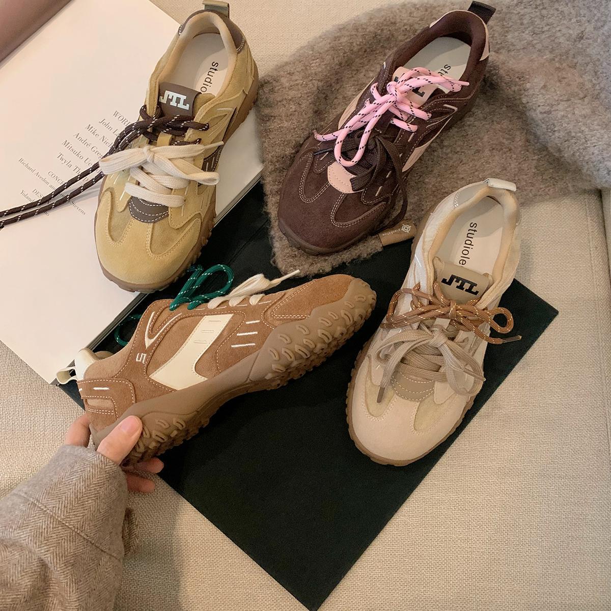 Versión de piel de vaca de la uva de la misma nicho de moda zapatos de doble cordón de color de base gruesa aumento de altura zapatos deportivos casuales zapatos de mujer