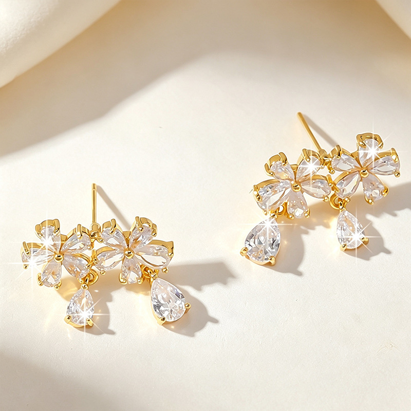 copper fashionable elegant universal earrings with zircon