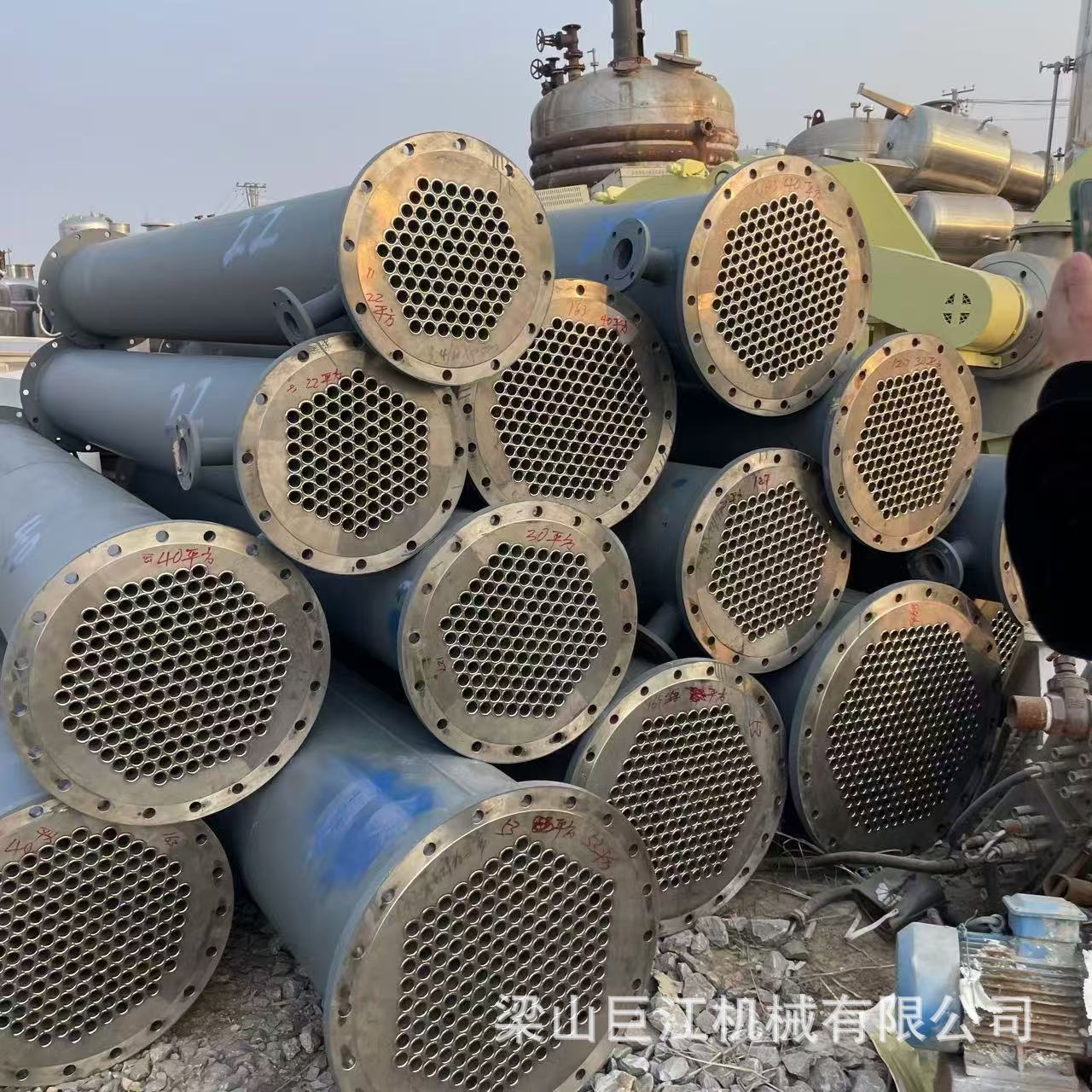 出售二手钛材质列管式冷凝器 多种平方不锈钢换热器