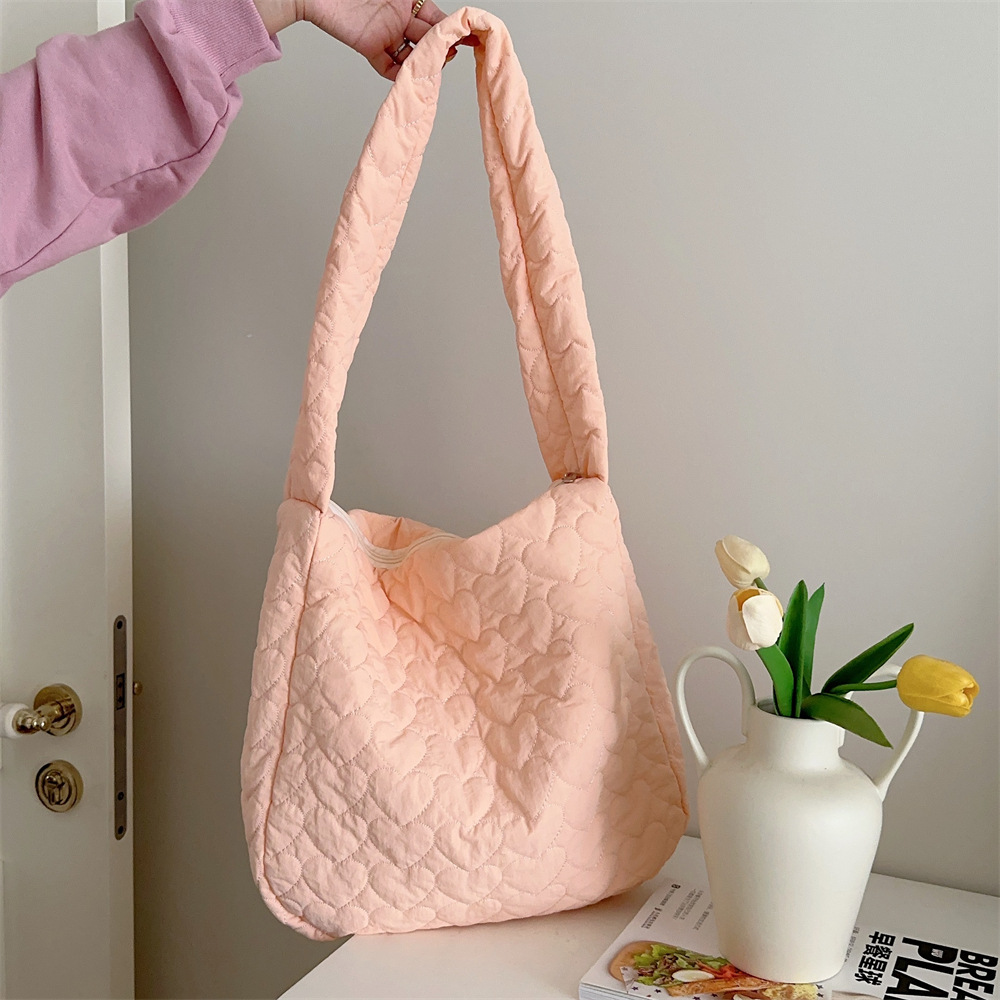 39131 Japanese quilted heart-shaped cotton tote travel bag Crossbody bag for women, large-capacity single-shoulder crossbody canvas bag undefined