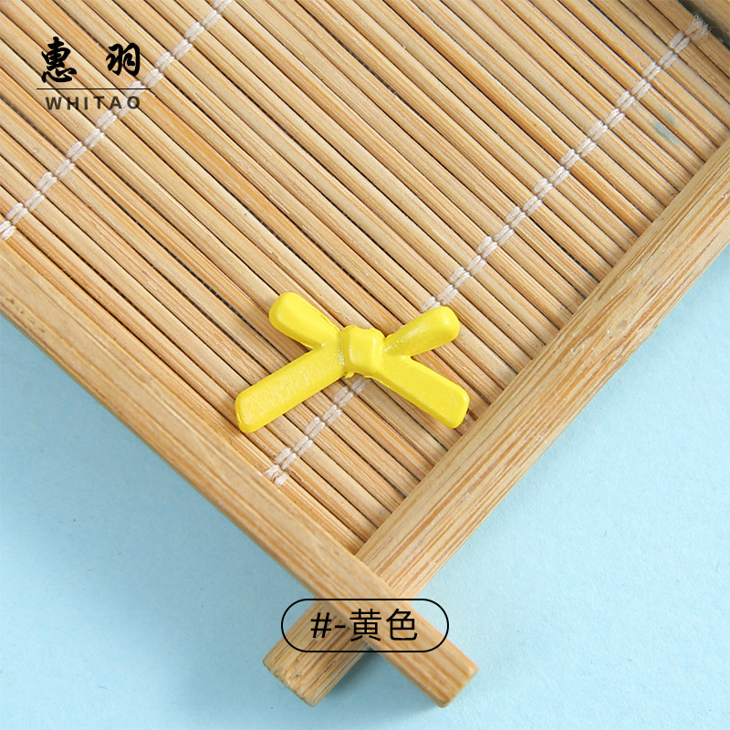 With bow, yellow, small