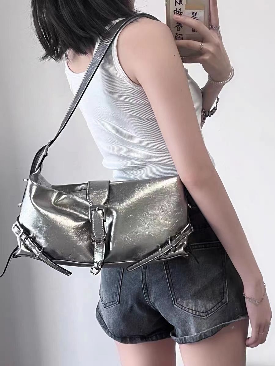 Chica caliente heavy metal todo fósforo herramientas bolsa de axilas espejo mate plateado dopamina con bolso de hombro para salir a tomar fotografías