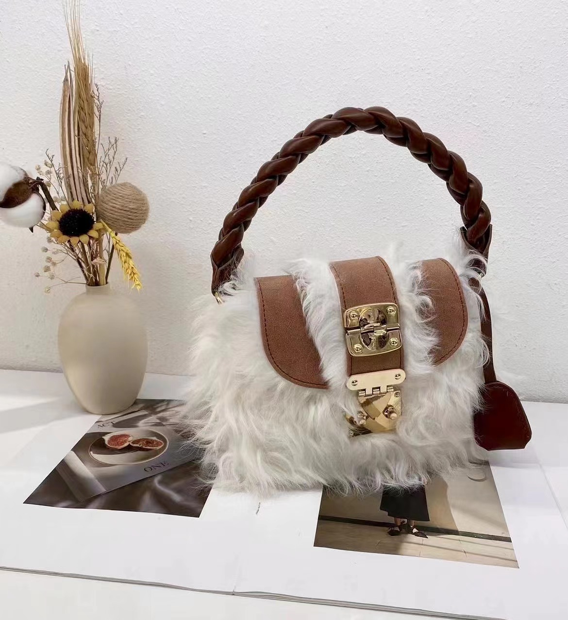 Nouvelle collection automne/hiver 2023 : laine véritable, fourrure, daim givré, sac à bandoulière croisé pour femme,_voghion.com