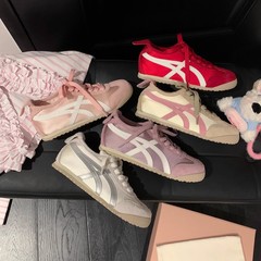 小衆4cm以内に高くなった徳訓靴の女性の絹織物の通気板靴2025新型の平底阿甘レジャー運動靴