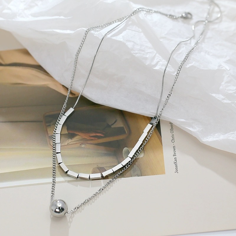 Women's high-end simple design accessories double-layer stacked titanium steel non-fading clavicle chain light luxury_voghion.com