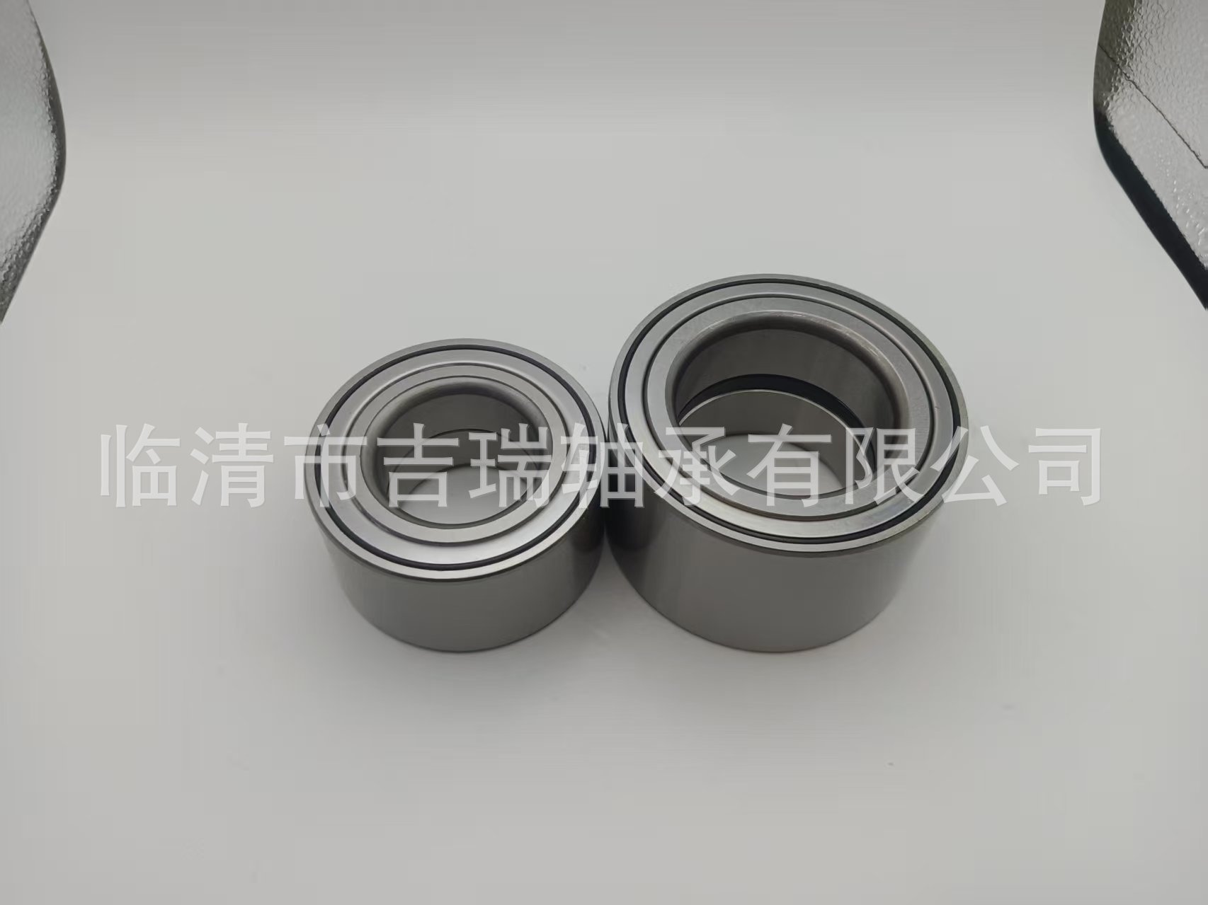 Suitable for Lada Fiat front wheel DAC30600037 6-256706 663095 car wheel bearing