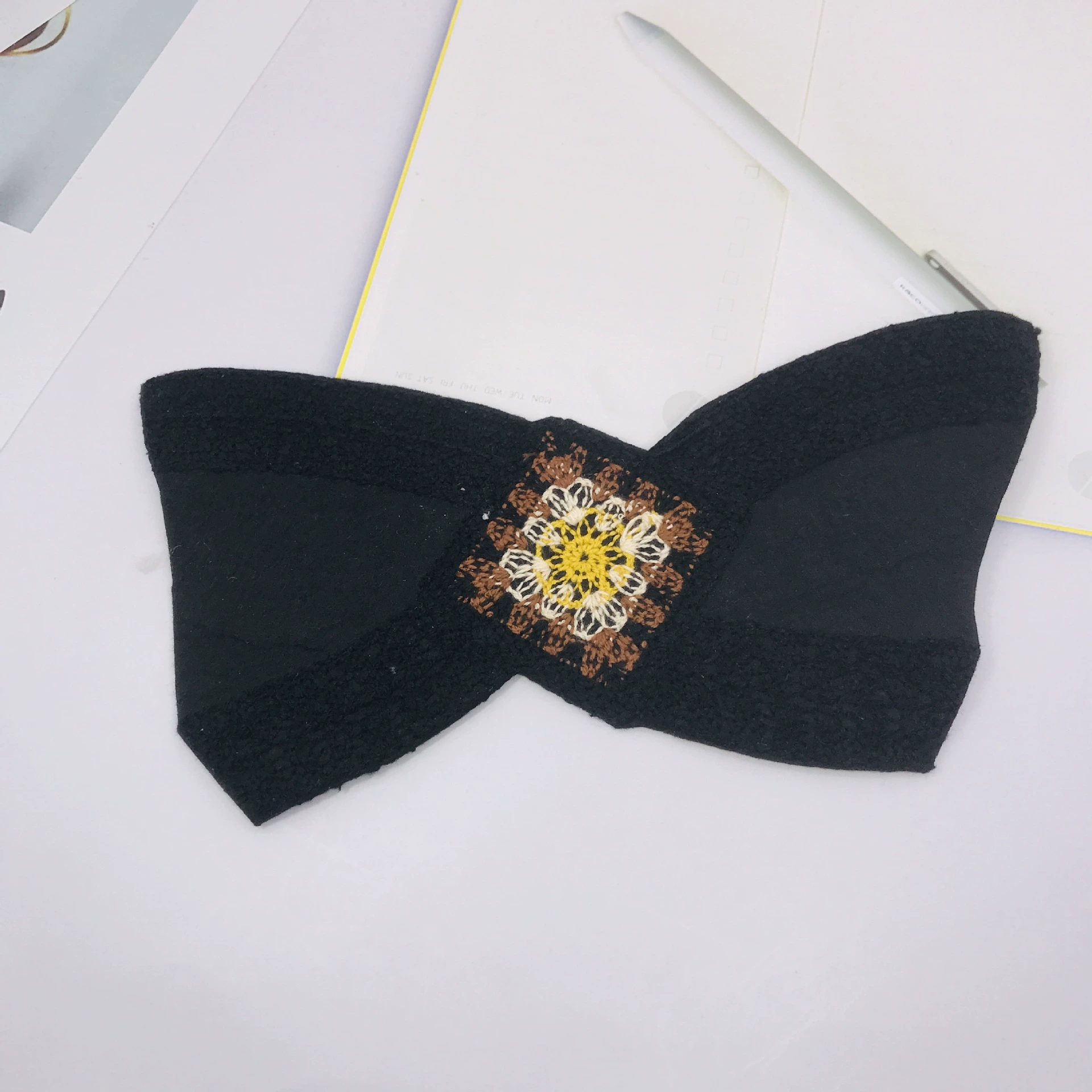 Производители поставляют черные сандалии тапочки сандалии верхняя машина плетения PP тканые ткани для обуви ткани оптом