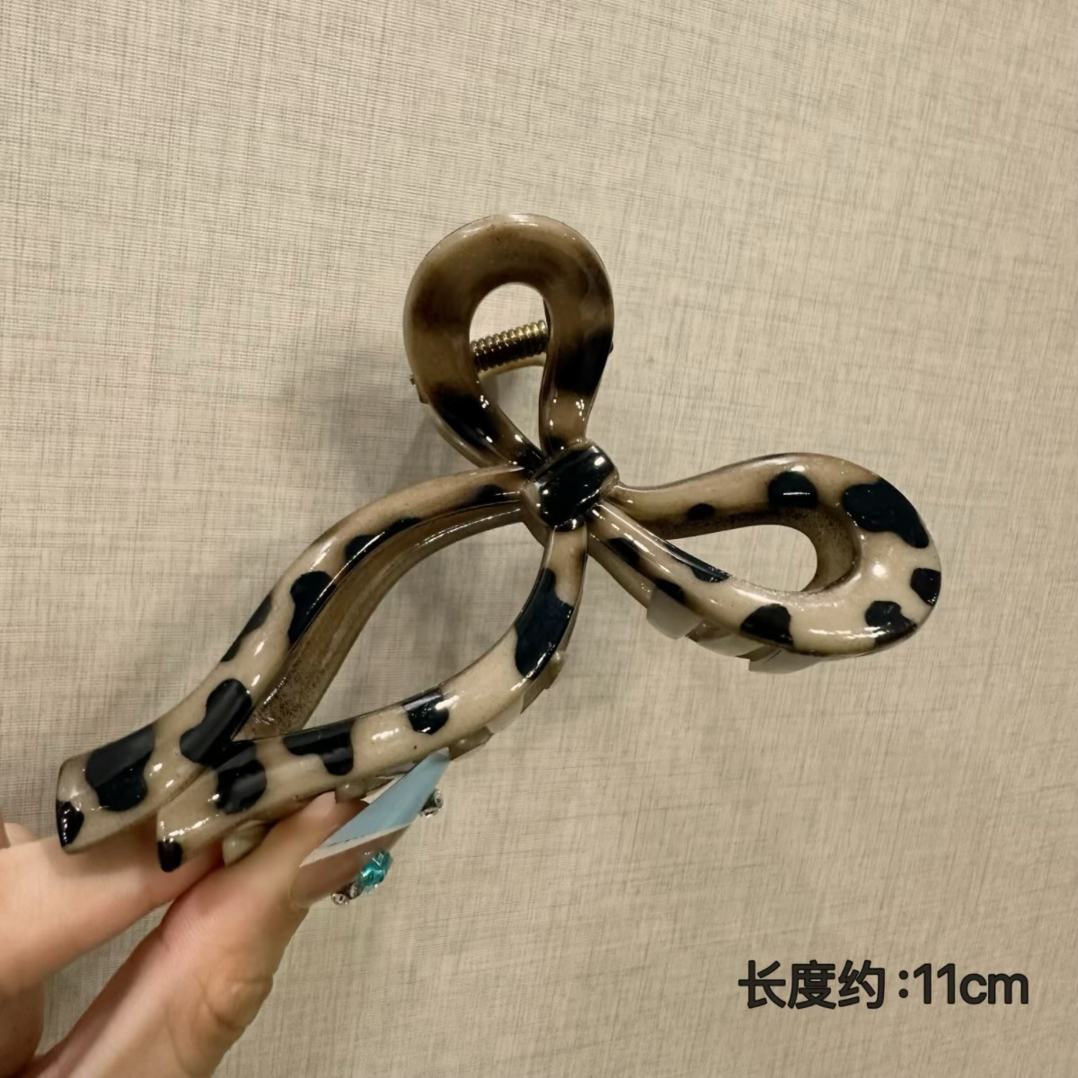 Glossy bow tie light leopard print-11cm