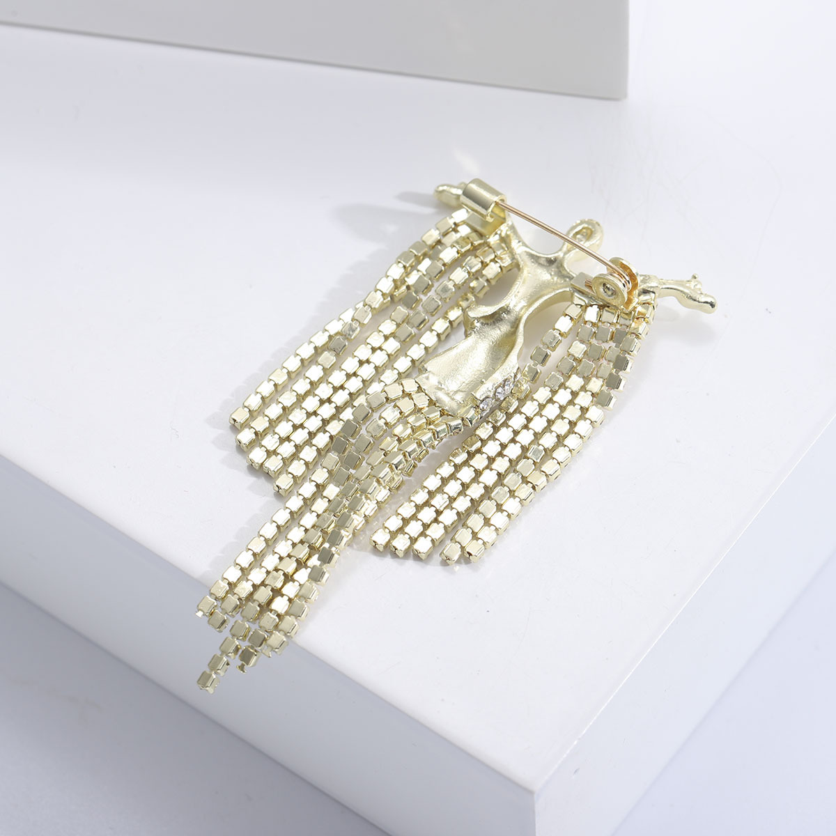 Alloy Material Human, Geometric, Tassel Pattern Elegant Lady Streetwear Pin Human Geometric Tassel Alloy Rhinestones Women's Brooches