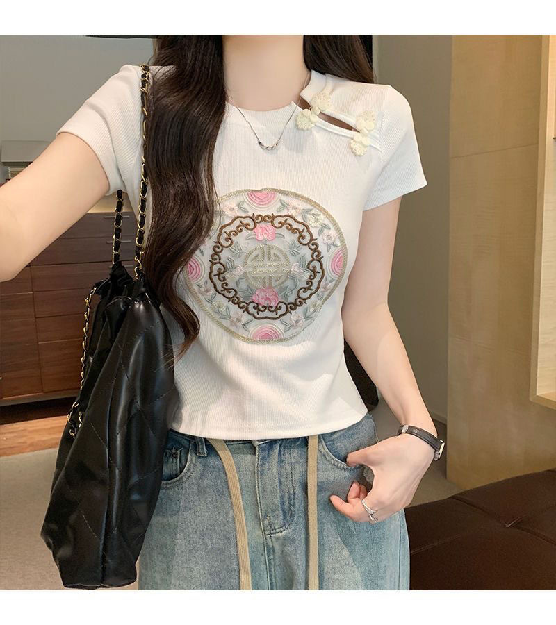 Nova kitajska majica s kratkimi rokavi in ​​vezenino qipao za ženske poleti 2024, nov sladko-začinjen dekliški oprijet kroj in_voghion.com