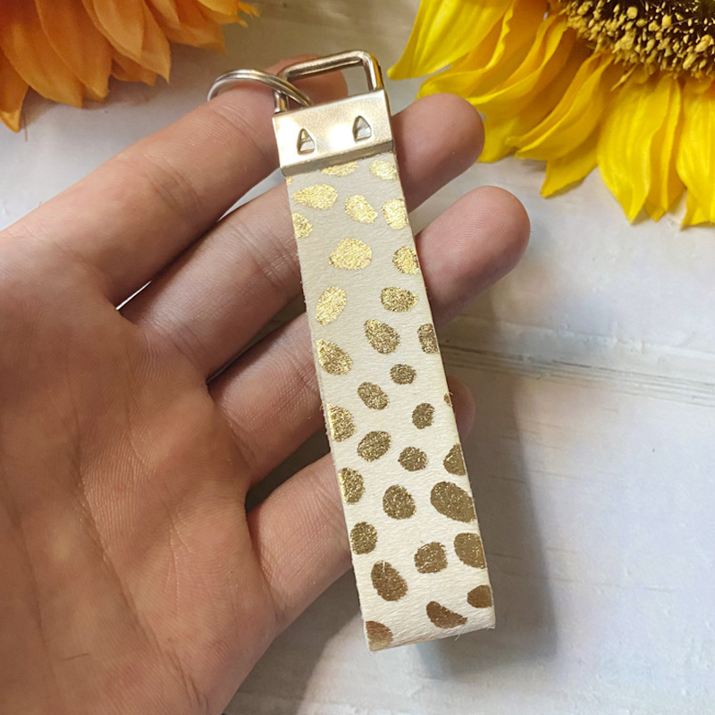 1 Piece Quantity Retro Classic Style Cow Pattern Pu Leather Metal Unisex Bag Pendant Keychain