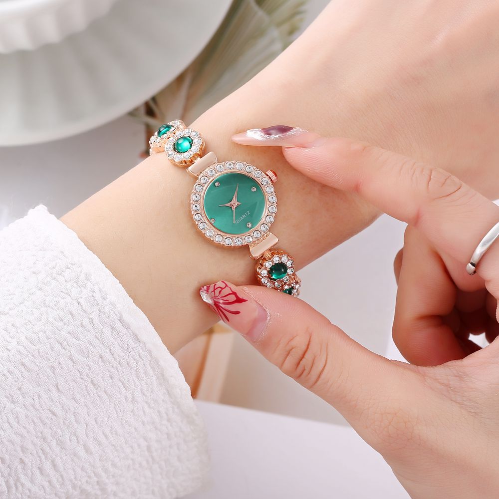 Transmisión en vivo transfronteriza reloj de estudiante piedra preciosa de imitación de color con incrustaciones de diamantes ins estilo universitario temperamento esfera pequeña decoración reloj de pulsera