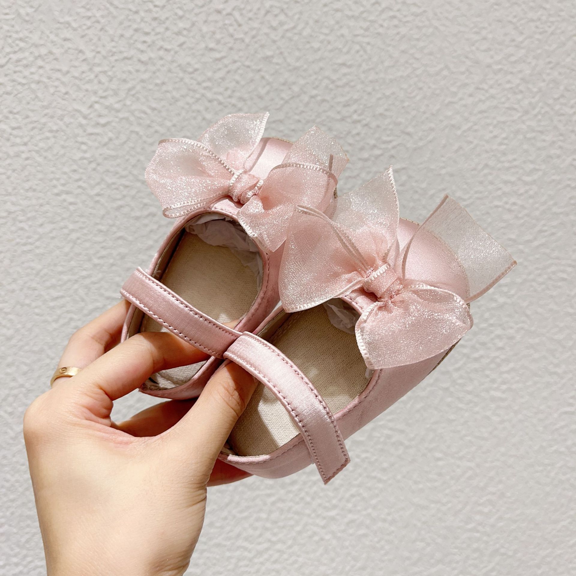 2023 nuevo bebé niña lindo arco princesa zapatos infantil color sólido Velcro antideslizante Niño Zapatos de una sola capa