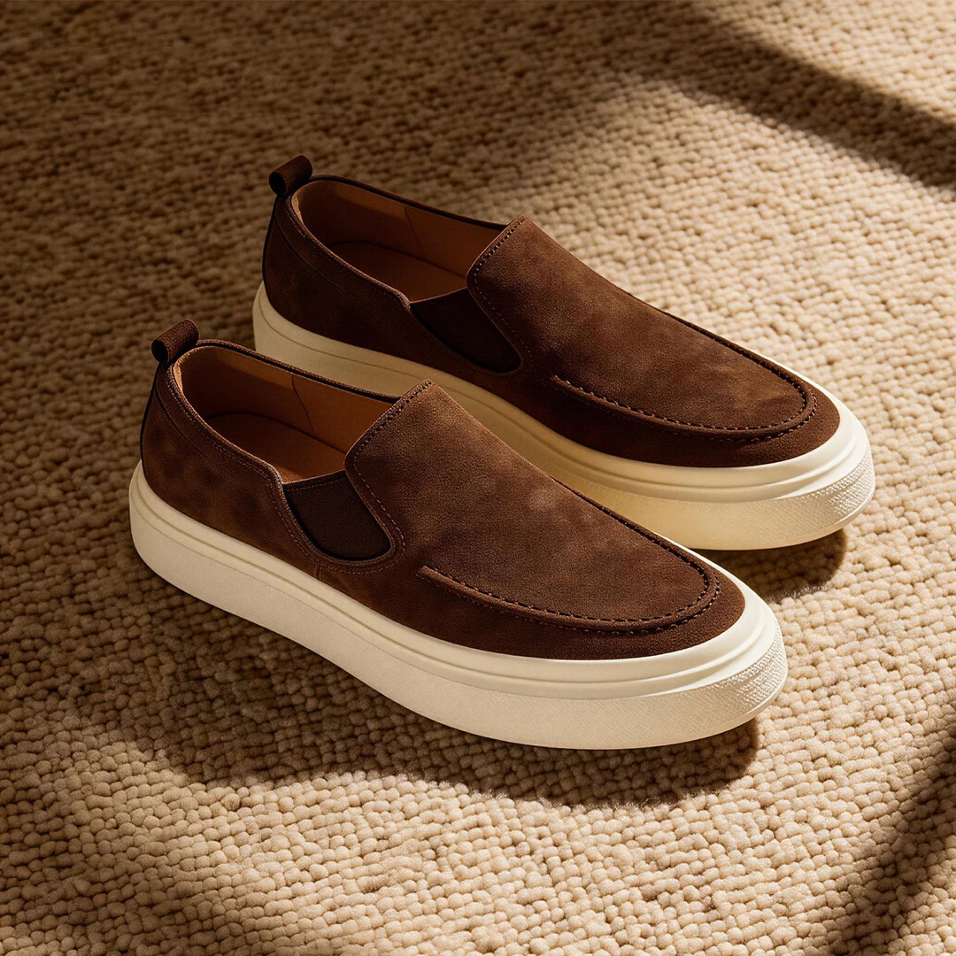 Men's top-grain cowhide slip-on loafers, versatile genuine leather European style, thick-soled, breathable, slip-on style.