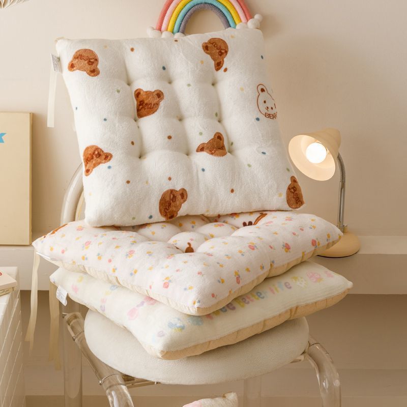 冬季可爱坐垫椅垫教室凳子软垫办公室加厚毛绒暖学生垫子屁股垫