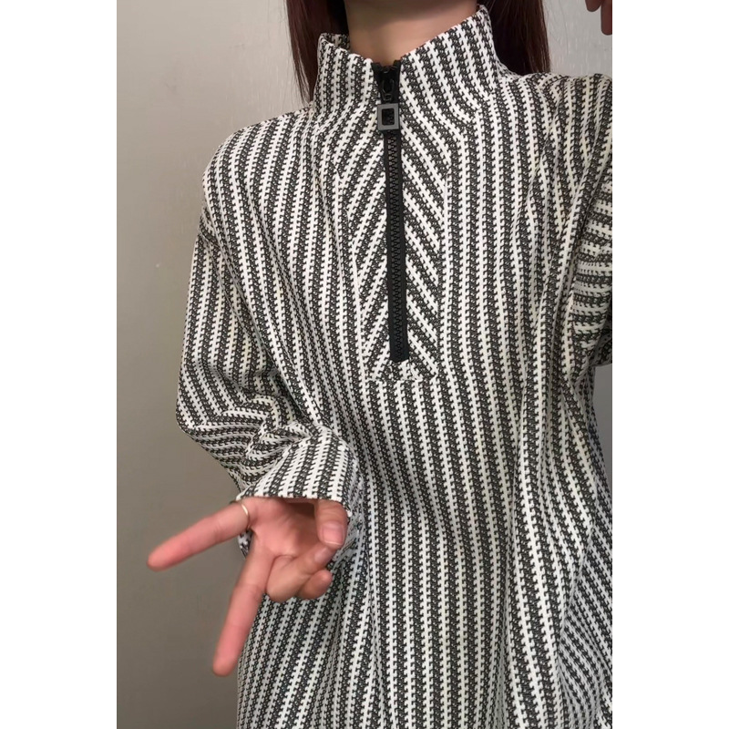 Cleanfit Half-zip Stand-up Collar Herringbone Pattern Sweatshirt For Men And Women, Spring Style, -inspired_voghion.com