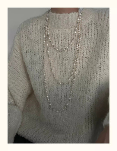 Long round high-gloss pearl necklace, light luxury and high-end sweater chain for women, stacked French clavicle chain, temperament accessories