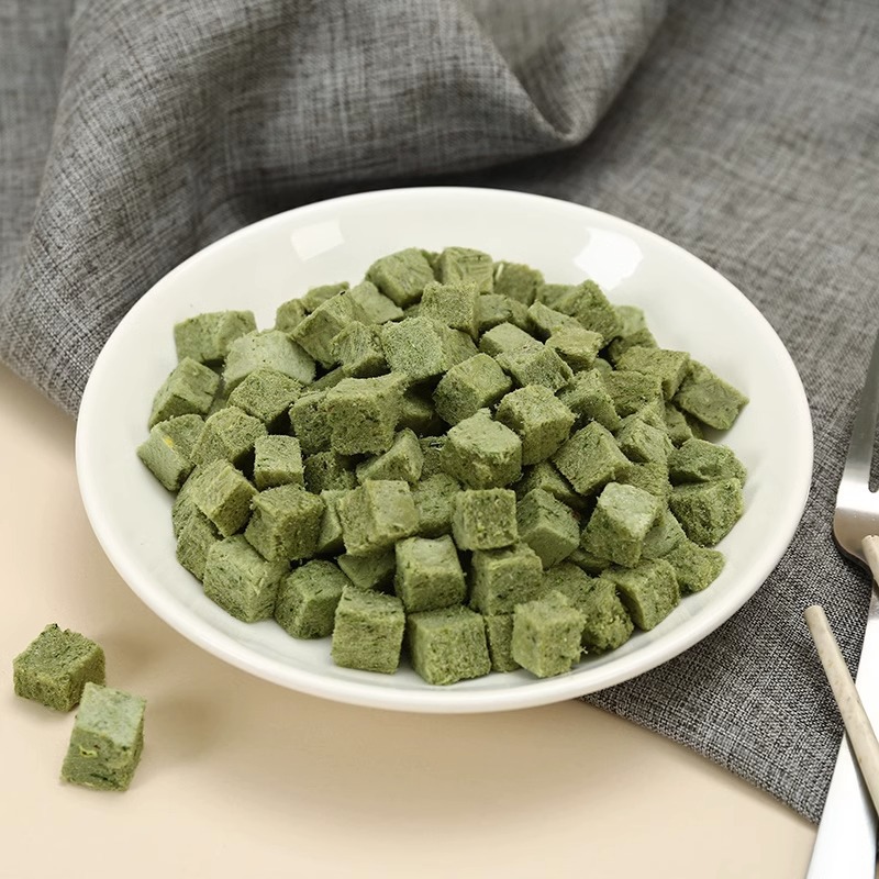 Cool Qisi Snacks para gatos, trozos de pollo, pellets de bola despeludos, cubos liofilizados para mascotas para gatitos, suministros para gatos, hierba para gatos, liofilizados