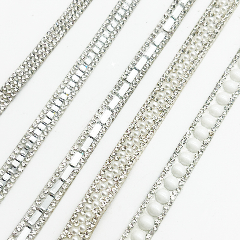 Nueva tira de diamantes de imitación autoadhesiva de vidrio, accesorios de equipaje de bricolaje, adhesivos de diamantes de imitación de diamantes de imitación de diamantes de imitación adhesivos, accesorios de ropa, diamantes de imitación