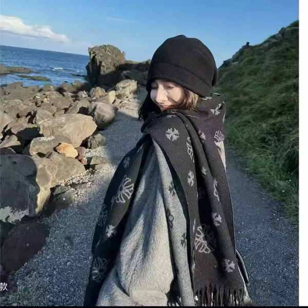 Autumn and winter warm shawl with a cozy atmosphere, new style scarf with Fair Isle jacquard pattern, versatile and fashionable neck warmer, popular online