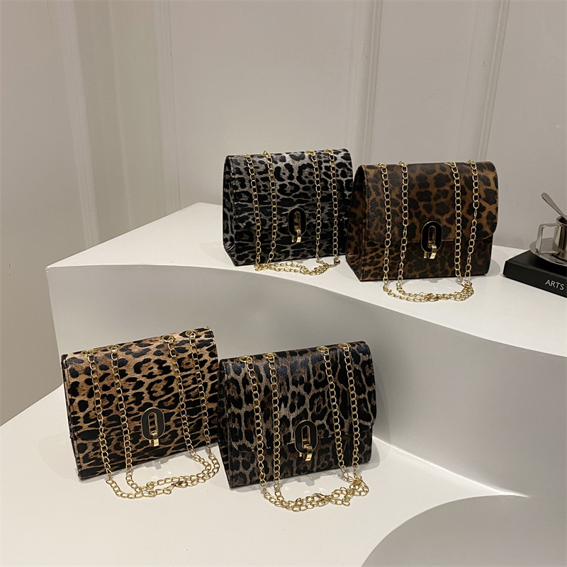 Bolso de mochila retro de tendencia estilo extranjero simple bolso de moda estética para mujeres 2024 nuevo nicho personalidad bolso de hombro