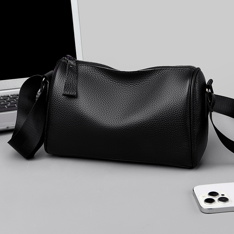 Cross-border Top-layer Cowhide Simple Men's Shoulder Crossbody Bag High-grade Touchwork Casual Large-capacity Fashionable Small Satchel Cross-border Top-layer Cowhide Simple Men's Shoulder Crossbody Bag High-grade Touchwork Casual Large-capacity Fashionable Small Satchel