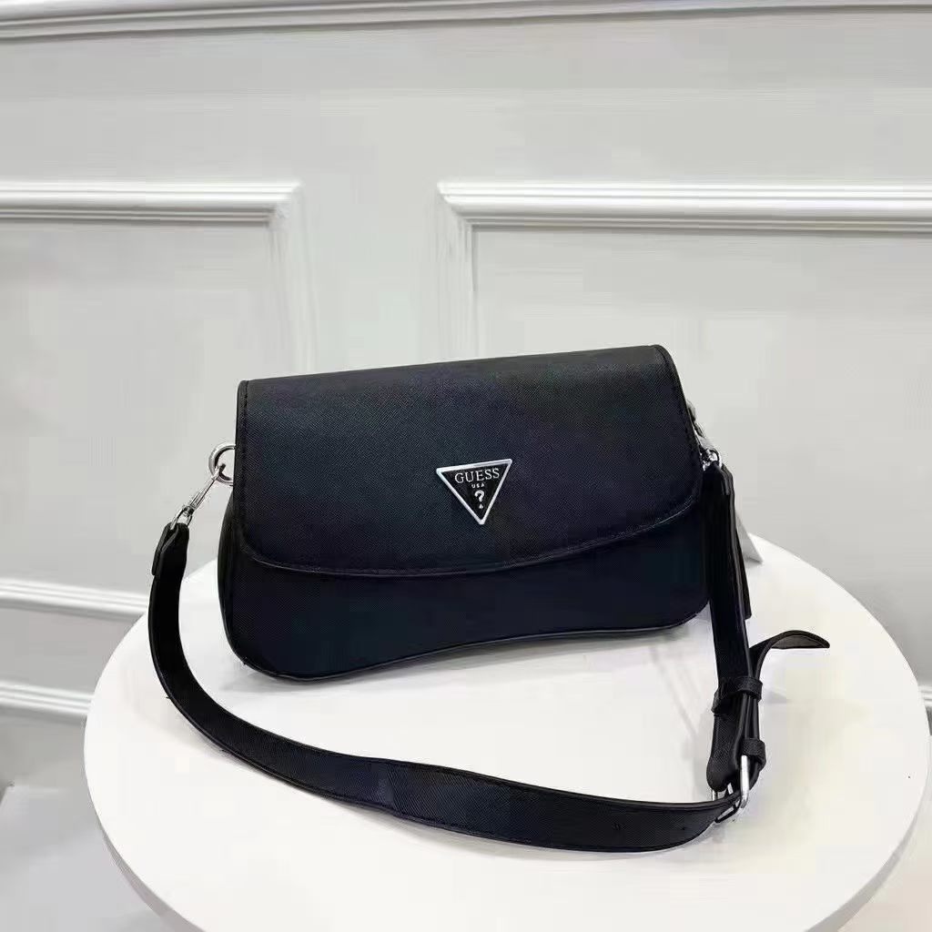 Guess qadın çiynində və çarpaz asılan kiçik kvadrat çanta