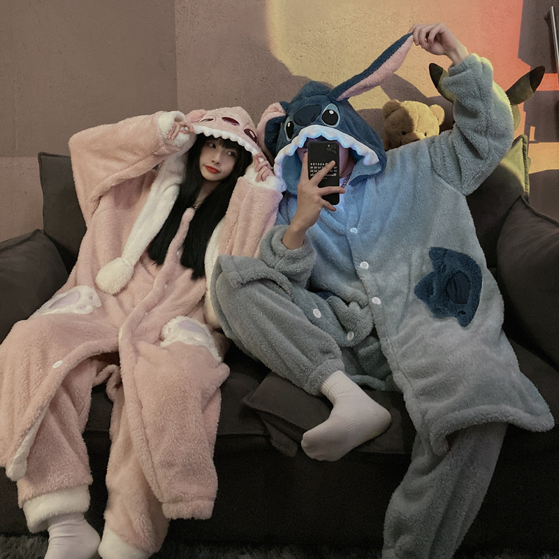 Stitch par pijamas Otoño e Invierno engrosada de lana forrada de coral de las mujeres 2022 nuevo camisón de los hombres ropa de casa