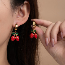 跨境不锈钢双草莓耳环女欧美时尚轻奢小众耳圈精致高级感耳饰饰品