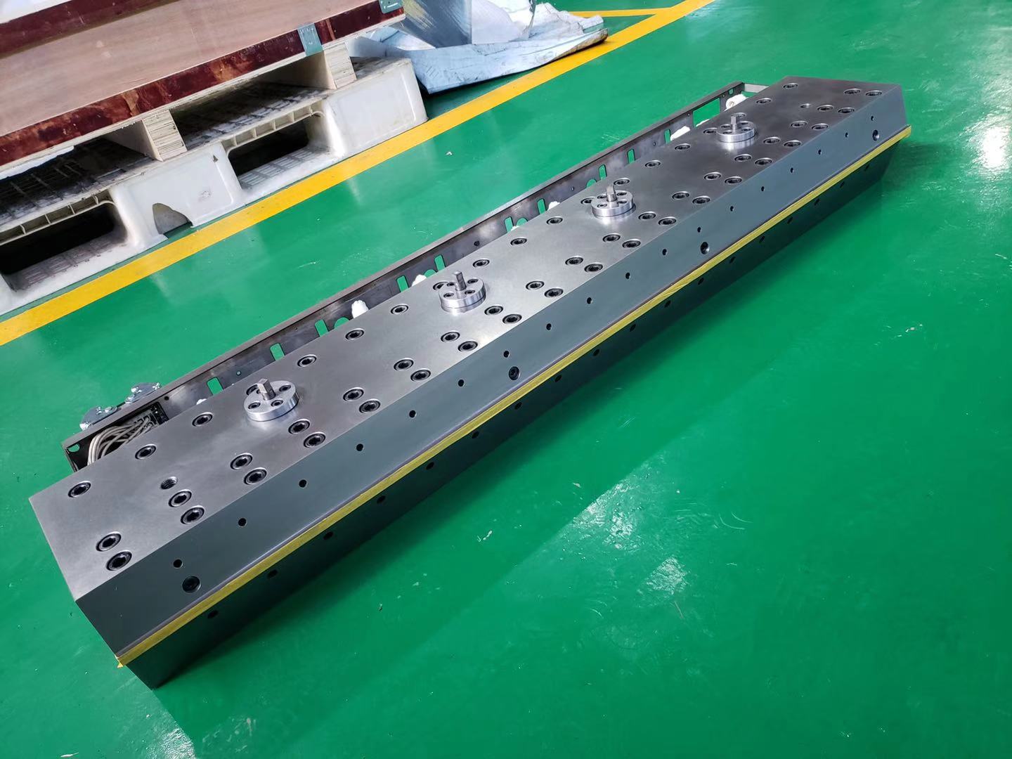 Manufacturers supply hot -melt rubber coating machines to use high…