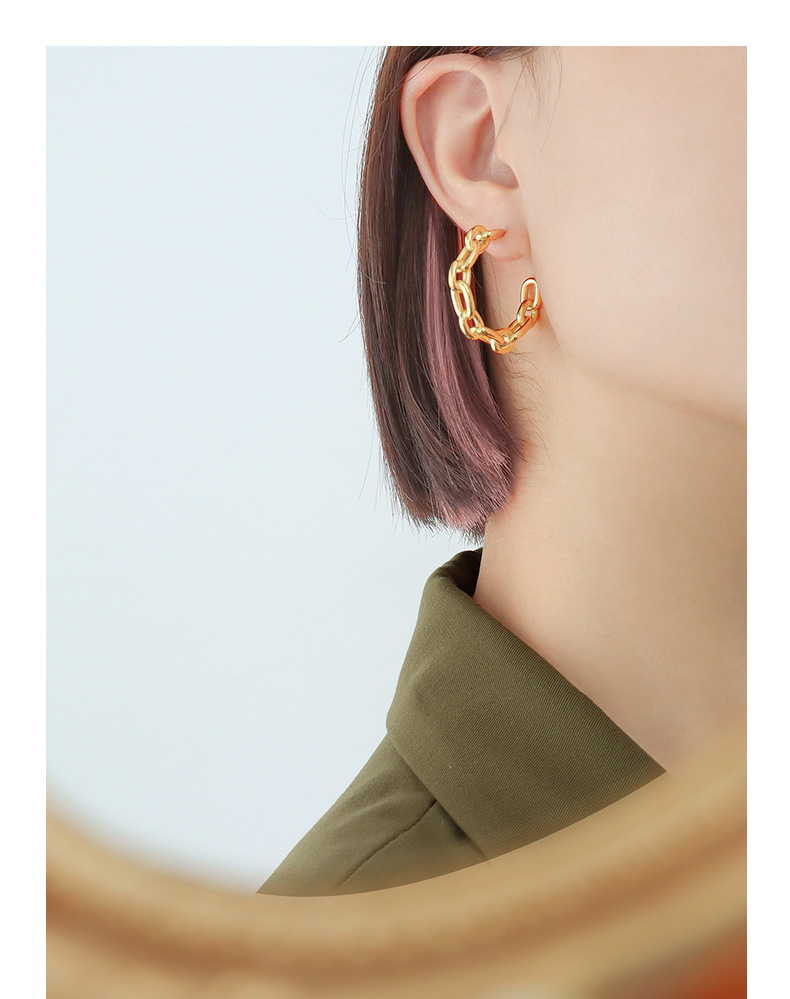 Interlocking C-shaped Earrings Titanium Steel Plated 18k Real Gold Earrings display picture 5