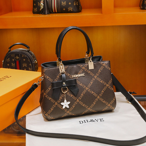 Hong Kong DILVE new fashion Korean shoulder bag casual crossbody bag winter ladies bag handbag