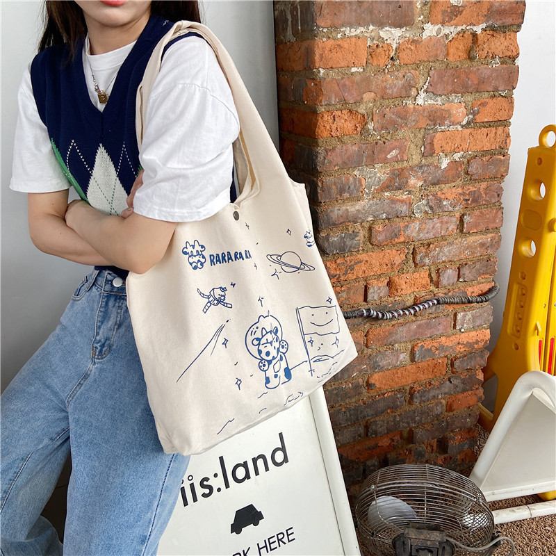 【 In Stock 】13173 Cute Moon Landing Cow single-shoulder Bag, student girls' schoolbag, canvas bag, large capacity wholesale undefined