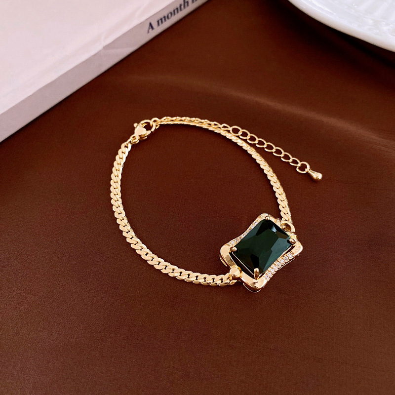 Pulsera de amor solar de circón galvanizado en oro real