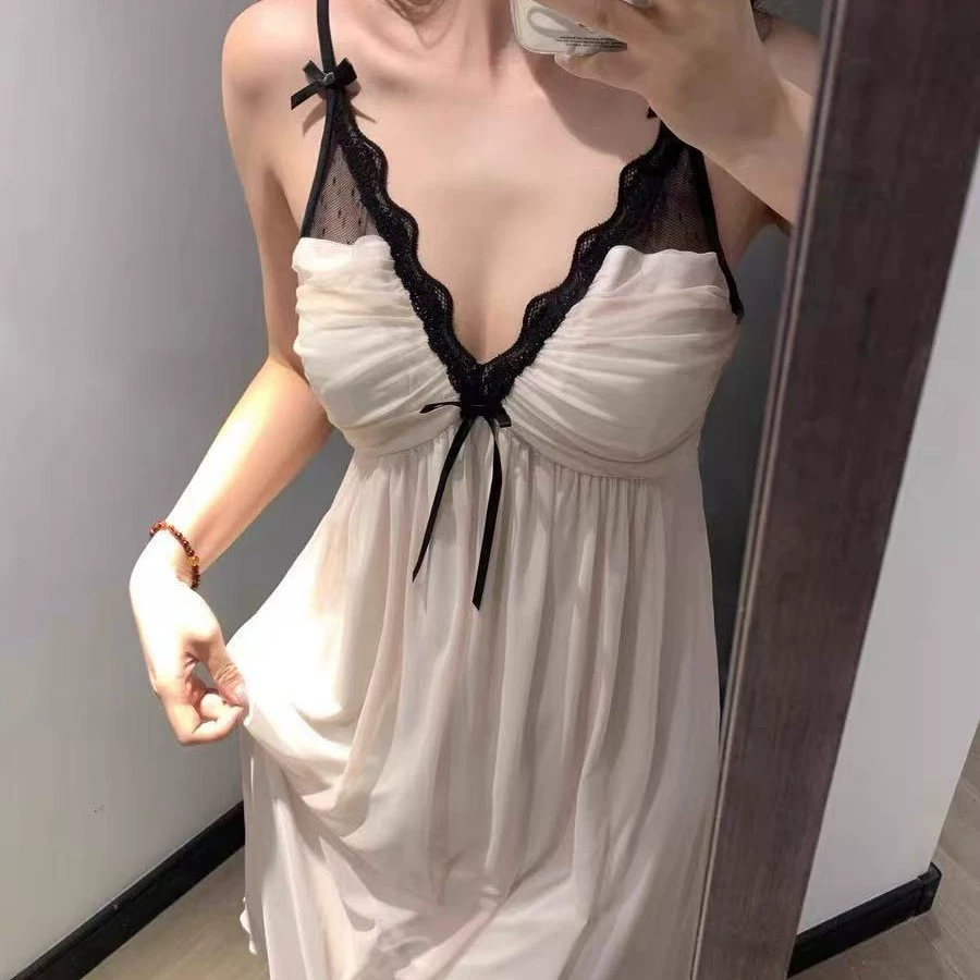 Легкая ночная сорочка-комбинация для дома с эффектом премиум-класса, тонкая летняя модель, женственная ночная сорочка средней длины из ледяного шелка с сетчатыми вставками.