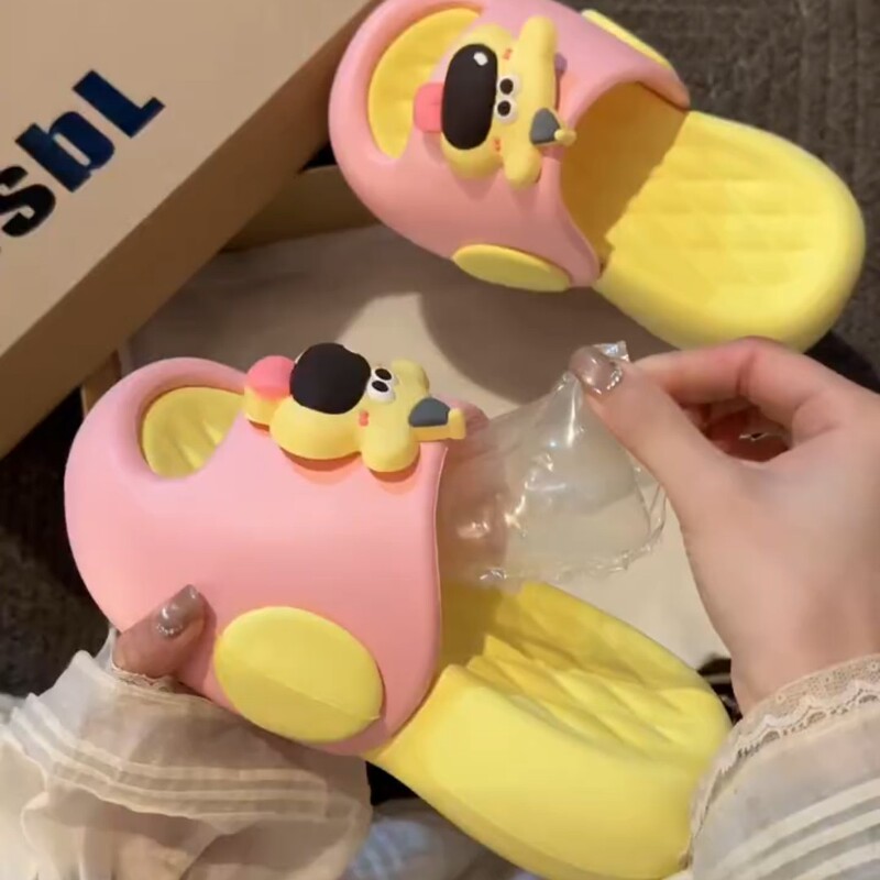 Home Slippers for Women 2026 Cute Cartoon Thick-Soled Non-Slip Outdoor Slip-On Slippers for Student Dormitories Ladies' Slippers