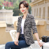 Small suit coat Three Quarter Sleeve 2021 Spring and summer new pattern lady leisure time temperament Show thin Stripe man 's suit