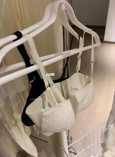 METWO lace multi-wear underwear women's bra-wrapped bra without wires, comfortable, breathable, seaweed moisturizing, invisible strapless tube top